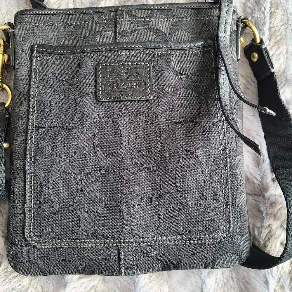 ❌️SOLD❌️ Coach Signature Crossbody Bag - Black - Picture 8 of 10